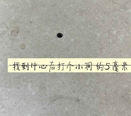 图木舒克瓷砖空鼓维修公司专业解答在瓷砖铺贴过程中，如果砂料搅拌不均匀，将会带来以下问题